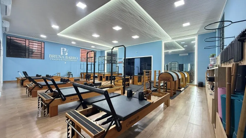 Interior do Studio Bruna Barro, de Pilates e fisioterapia, em Pirassununga
